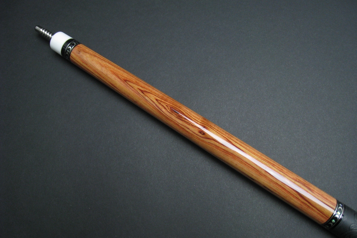 14771 ジェイフラワー J.Flowers チューリップウッド エンボス革 ラジアル キュー CUE SPIDER