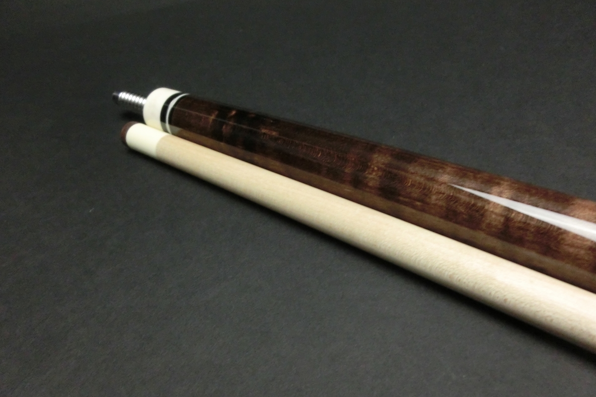 【ヤフオク出品中】15711 メッヅ Mezz AXI-T LTD WD700 WJ ビリヤード ハイテク キュー CUE SPIDER