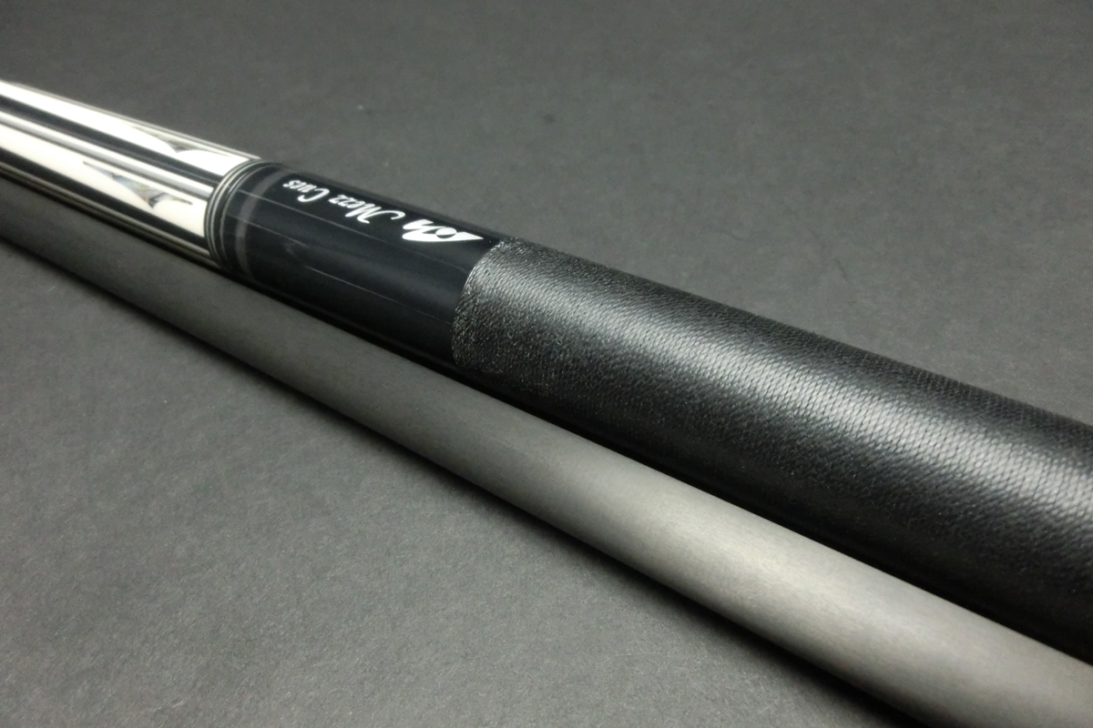 【ヤフオク出品中】15731 使用少 メッヅ Mezz AVT-24K Ignite12.2 W2J ビリヤード ハイテク カーボン キュー CUE SPIDER