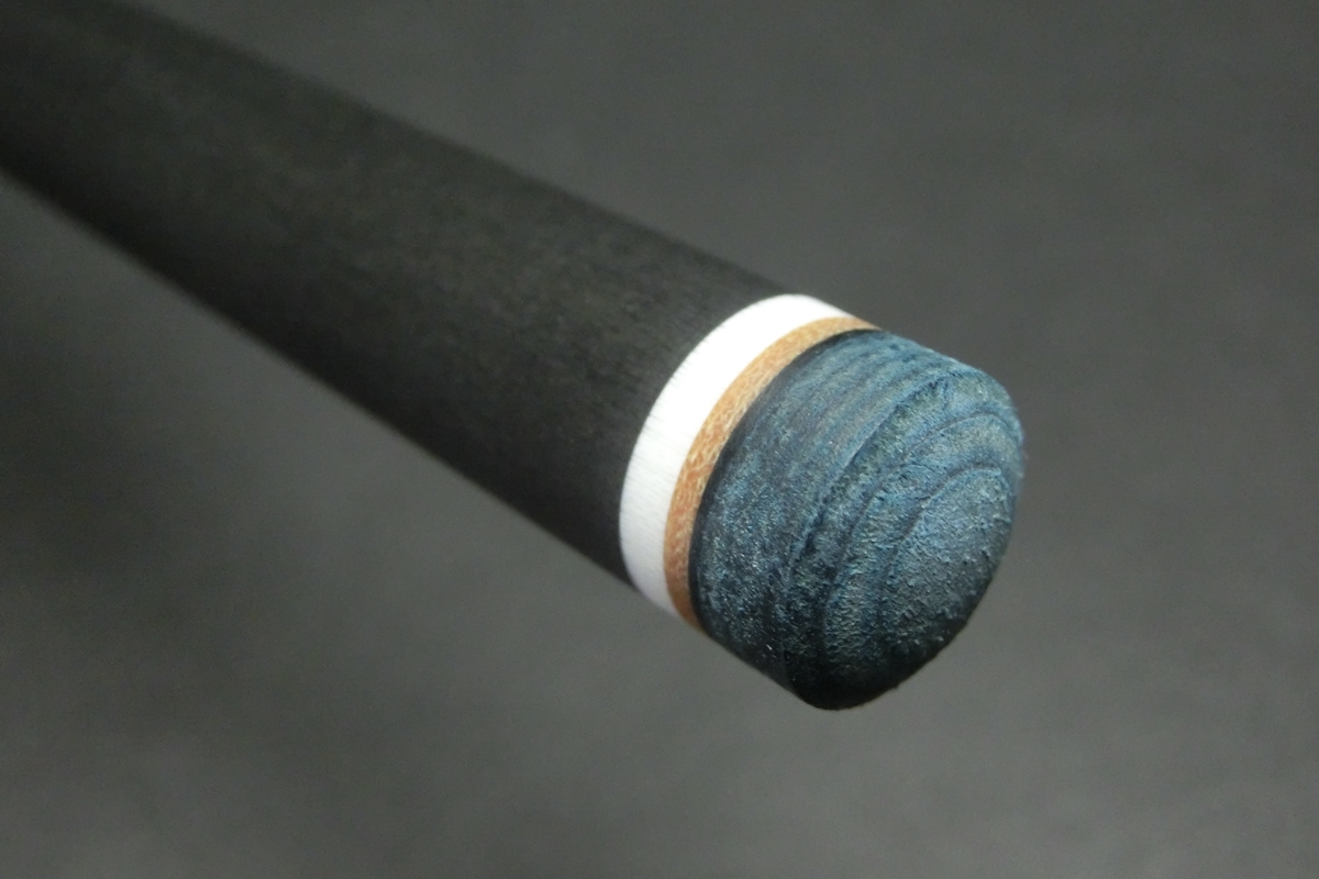 【ヤフオク出品中】15731 使用少 メッヅ Mezz AVT-24K Ignite12.2 W2J ビリヤード ハイテク カーボン キュー CUE SPIDER