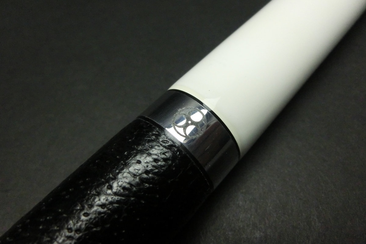 15562 ポイズン Poison Strychnine 白 バットのみ ラジアル 革巻新調 ビリヤード キュー CUE SPIDER