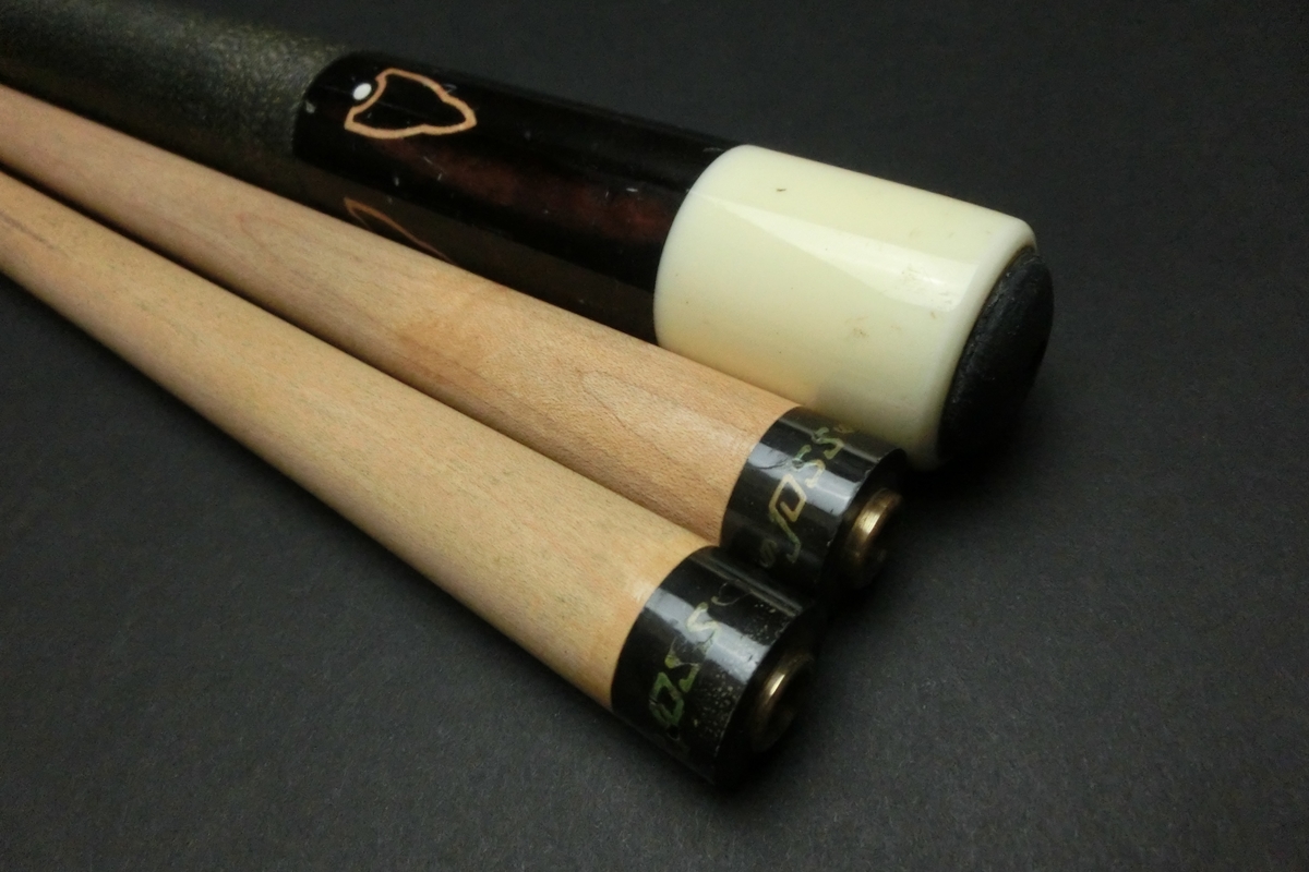 15763 ジョス JOSS 金ロゴ 4剣 2シャフト 14山パイロ ビリヤード キュー CUE SPIDER