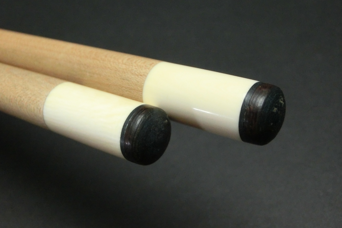 15763 ジョス JOSS 金ロゴ 4剣 2シャフト 14山パイロ ビリヤード キュー CUE SPIDER