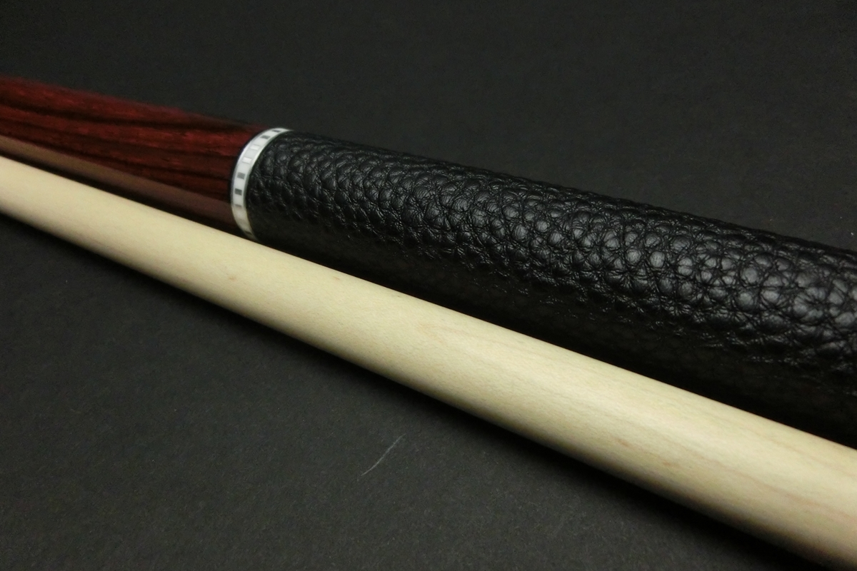 15768 ユニバーサル Universal BLS ココボロ CSハイブリッド ビリヤード キュー CUE SPIDER