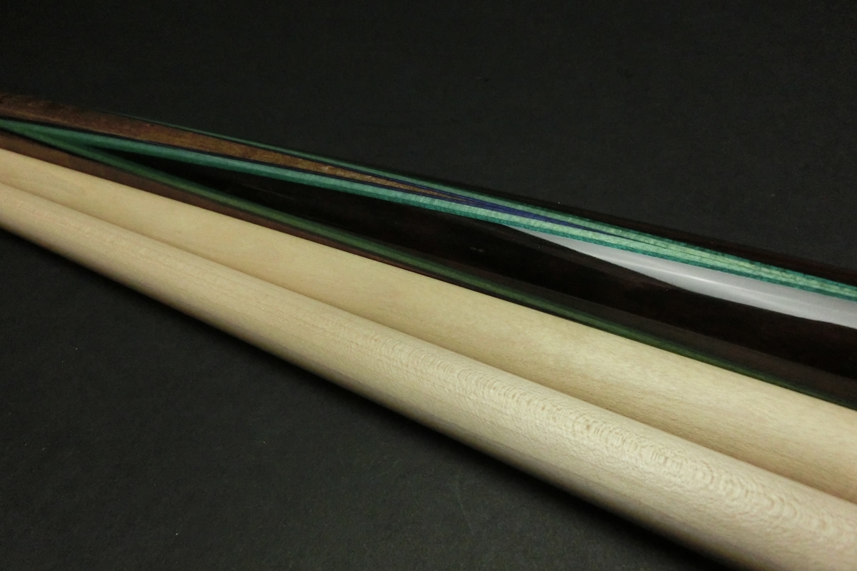 【ヤフオク出品中】15688 アダム Adam 3C 小林モデル 4剣 2シャフト 木ネジ ビリヤード キュー キャロム SPIDER□