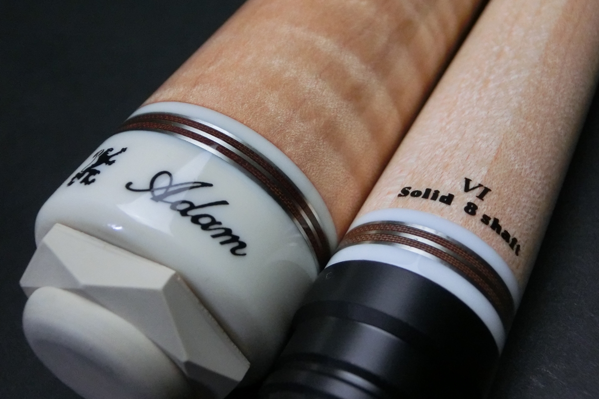 15218 状態良 アダム Adam 別注品 カーリーメープル VIsolid8 118g 革巻き 10山 キュー ハイテク CUE SPIDER